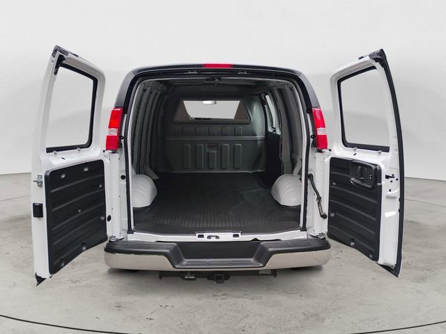 2025 Chevrolet Express Cargo Work Van - Photo 16