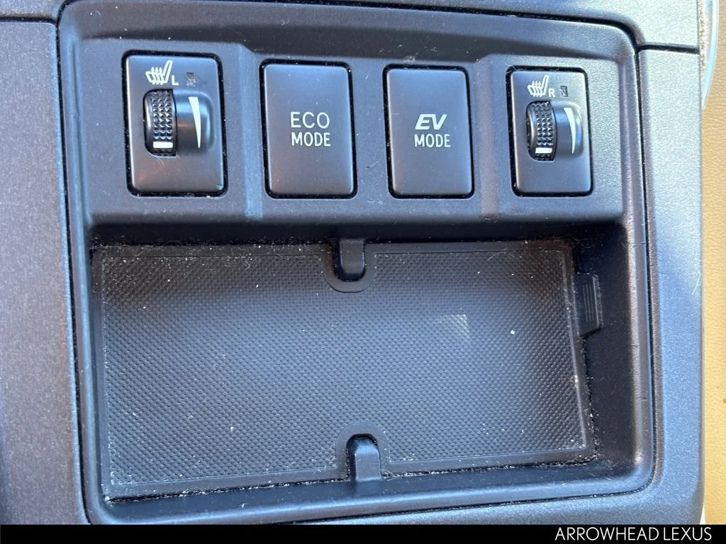 Used 2015  Toyota XLE image 31