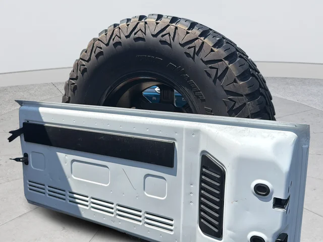 Used 2017 White Jeep Unlimited Sahara image 29