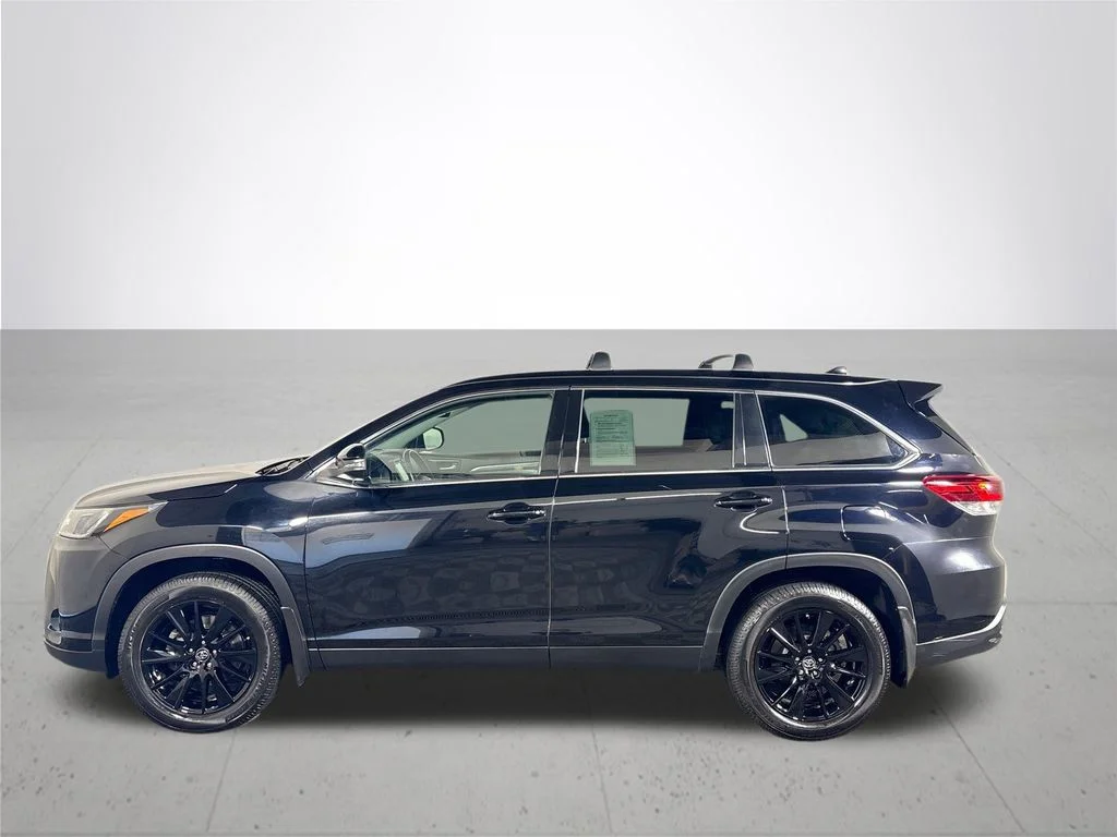 Used 2019 Black Toyota SE image 9