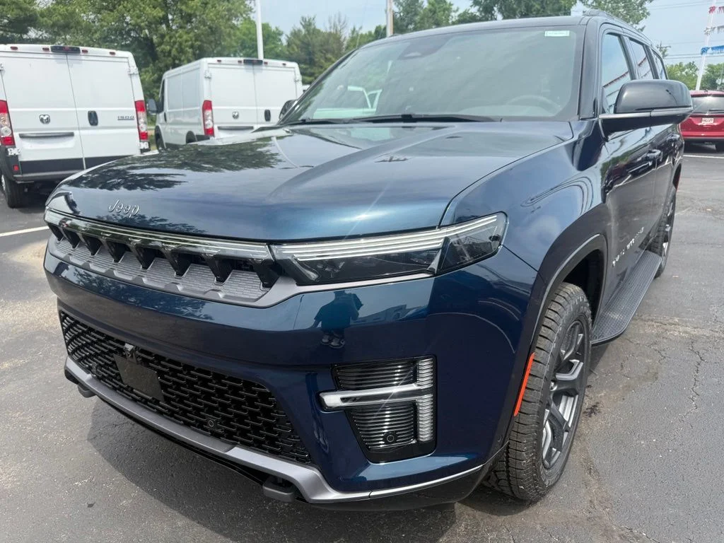 New 2026 Fathom Blue Pearlcoat Jeep Upland image 8