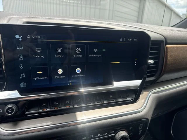 Used 2022  Chevrolet High Country image 21