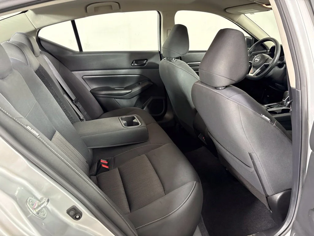 Used 2024 Silver Nissan 2.5 SV image 19