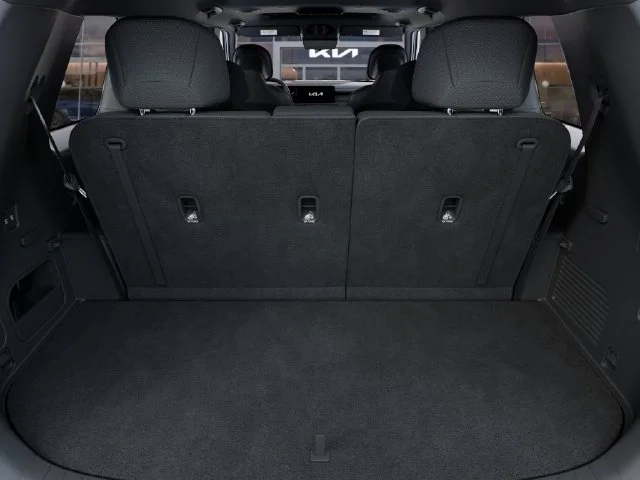 New 2027 White Kia S image 19