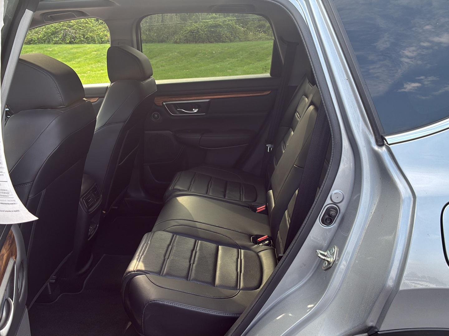 Used 2018 Lunar Silver Metallic Honda EX-L image 14