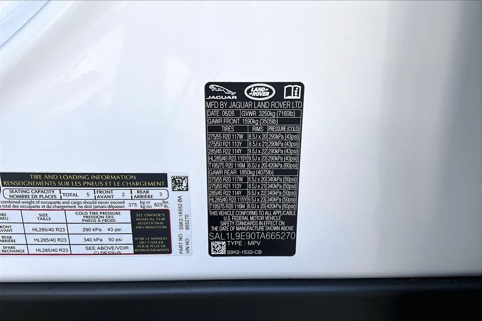 New 2026 Ostuni Pearl White Land Rover Dynamic SE image 22