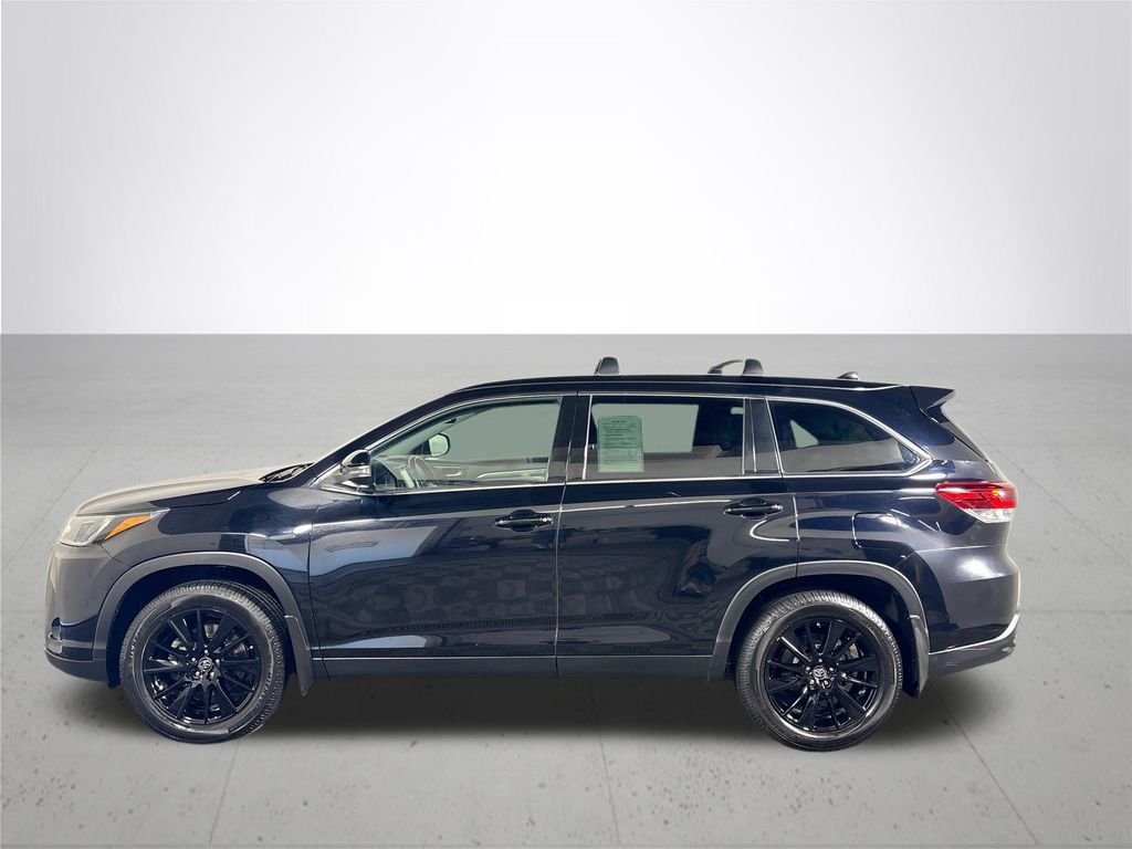 Used 2019 Black Toyota SE image 9