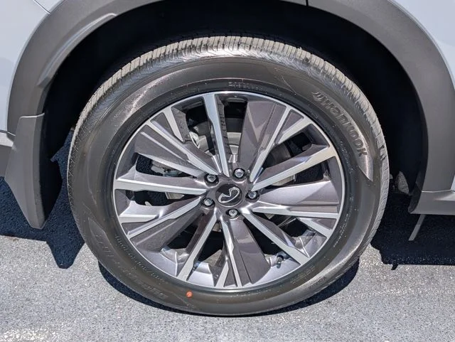 New 2027 HARBOR GRAY INFINITI LUXE image 31