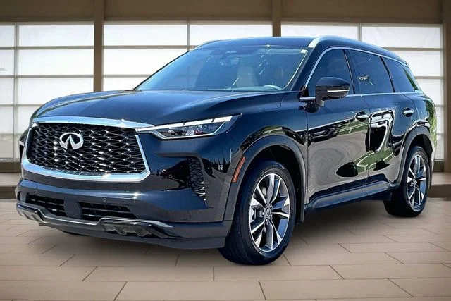 Used 2023 Black INFINITI LUXE image 1
