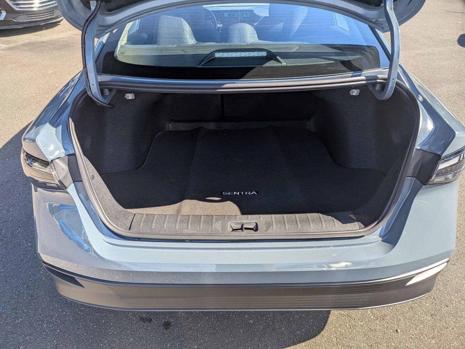 New 2027 Atlantic Gray Metallic Nissan SV image 32