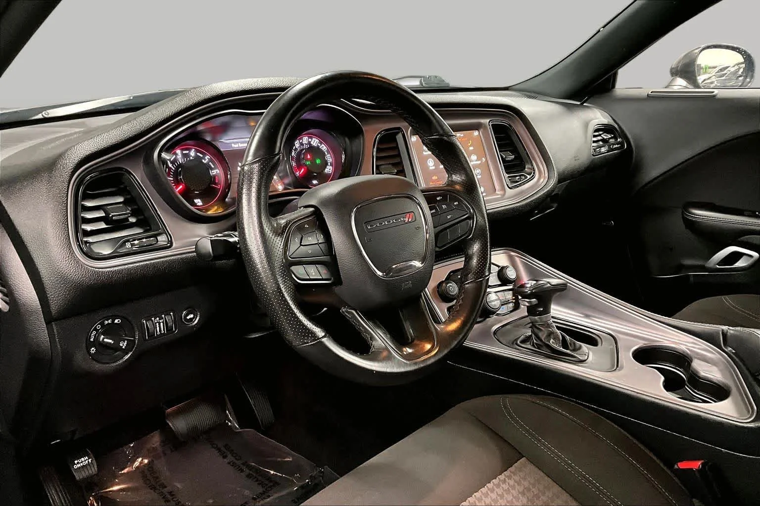 Used 2023 Granite Pearlcoat Dodge SXT image 15