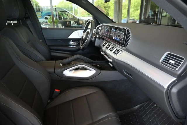 Used 2024 Black Mercedes-Benz GLE 450 image 21