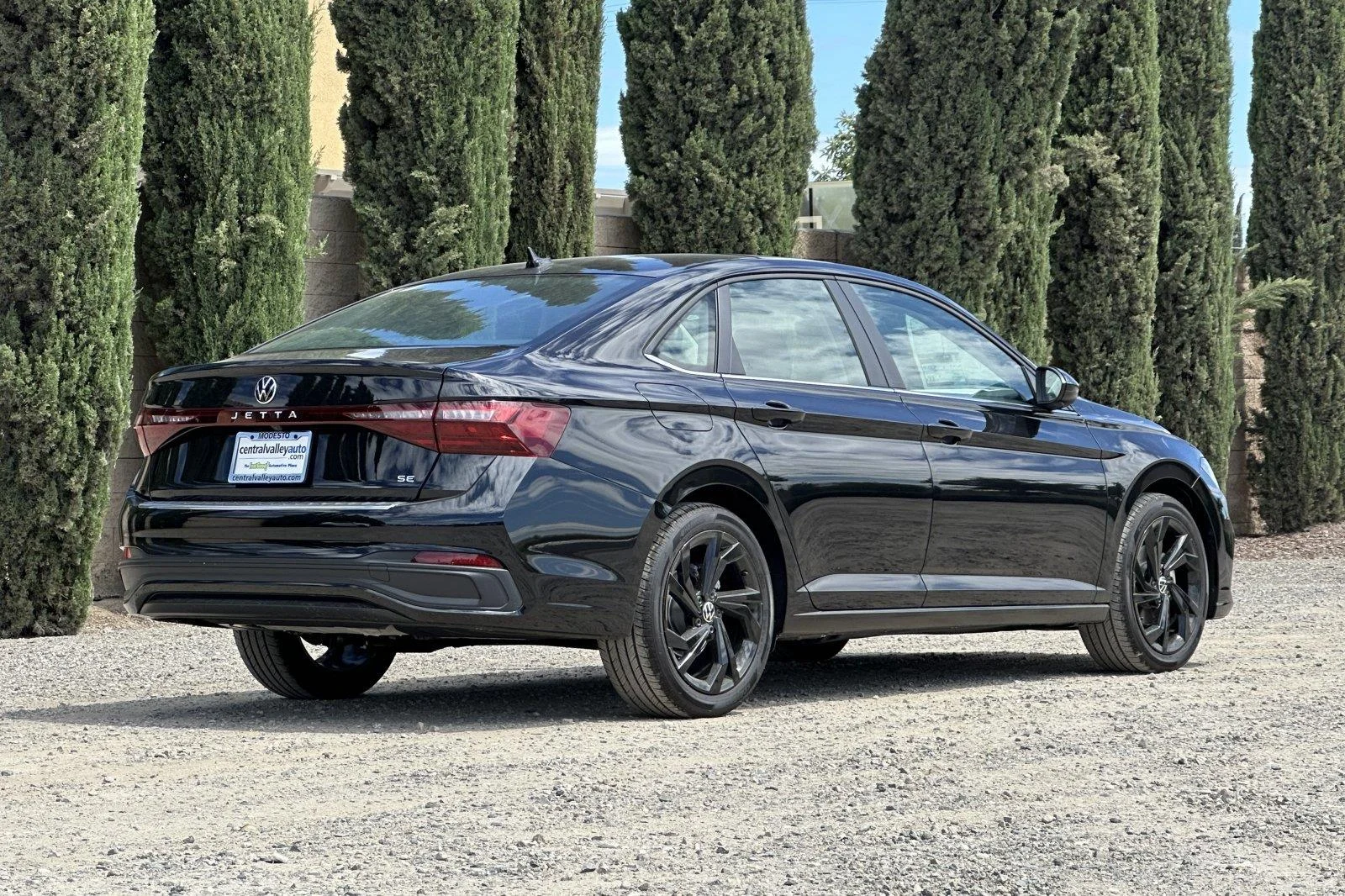 New 2026 Deep Black Pearl Volkswagen SE image 4