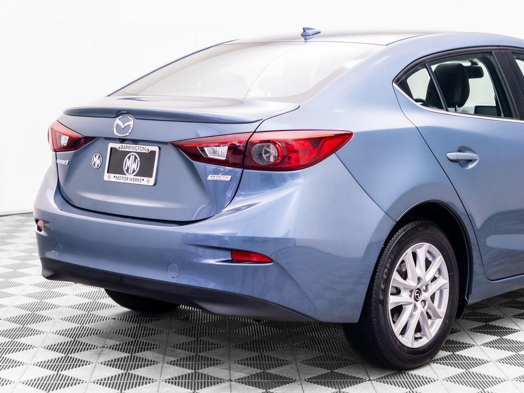Used 2016 Blue Reflex Mica Mazda i Grand Touring image 32