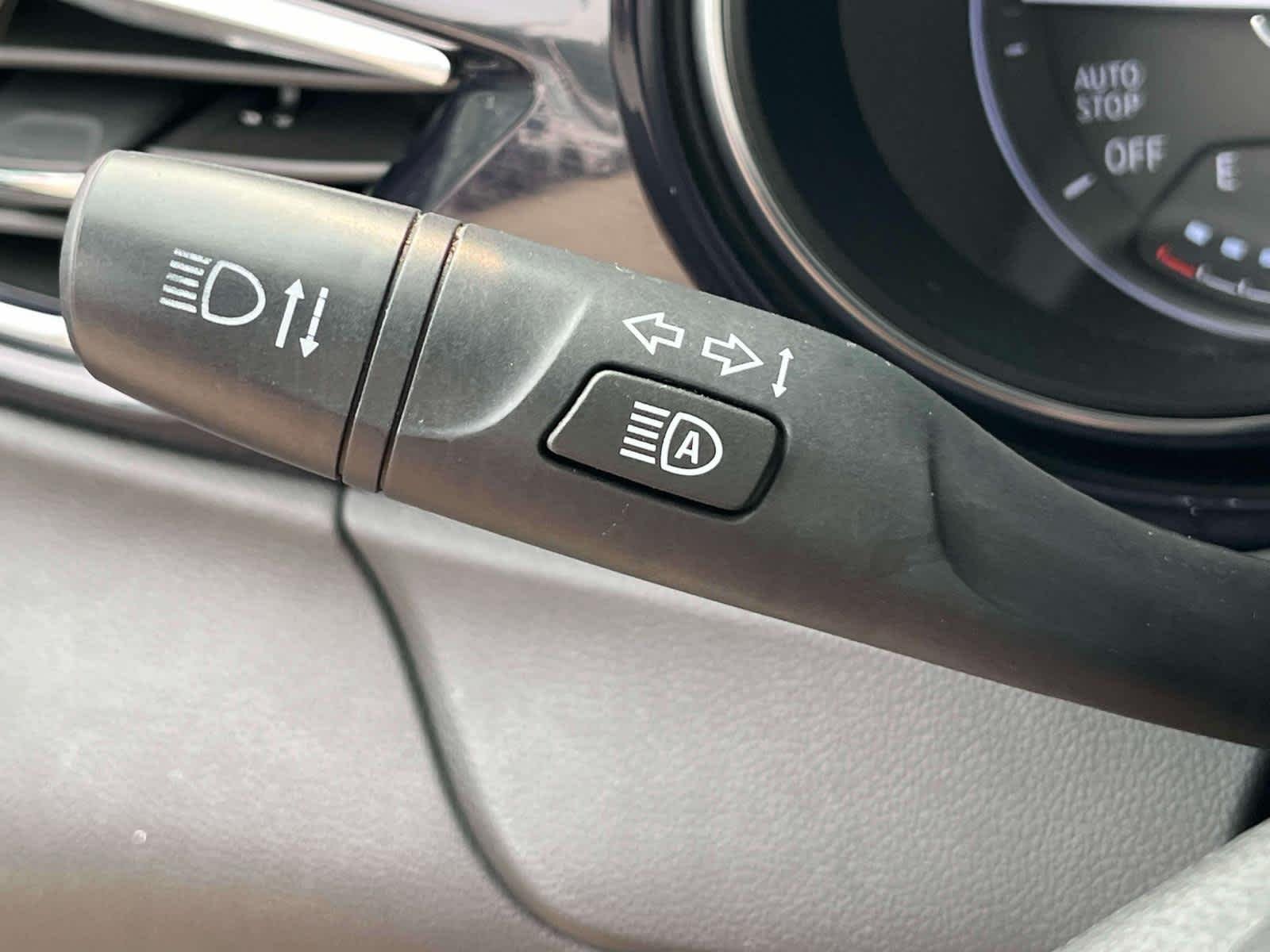 Certified Used 2023 Cinnabar Metallic Buick Select image 31