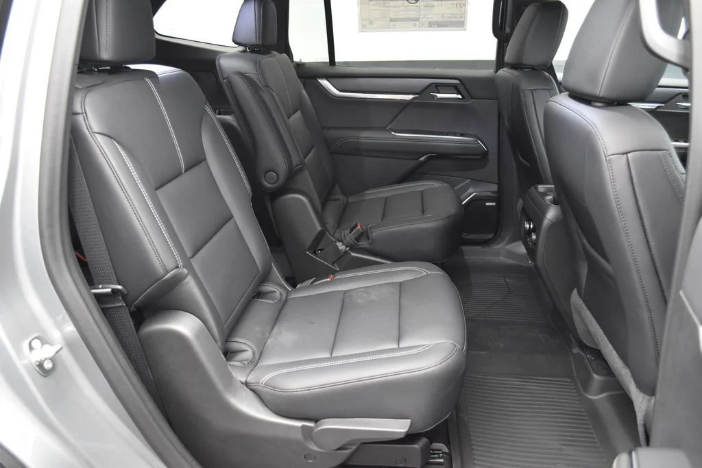 New 2026 Sterling Metallic GMC Elevation image 36