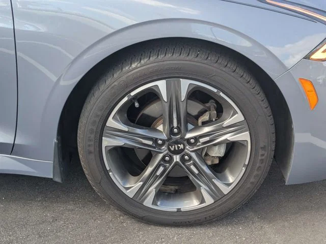 Used 2021 Silver Kia EX image 10