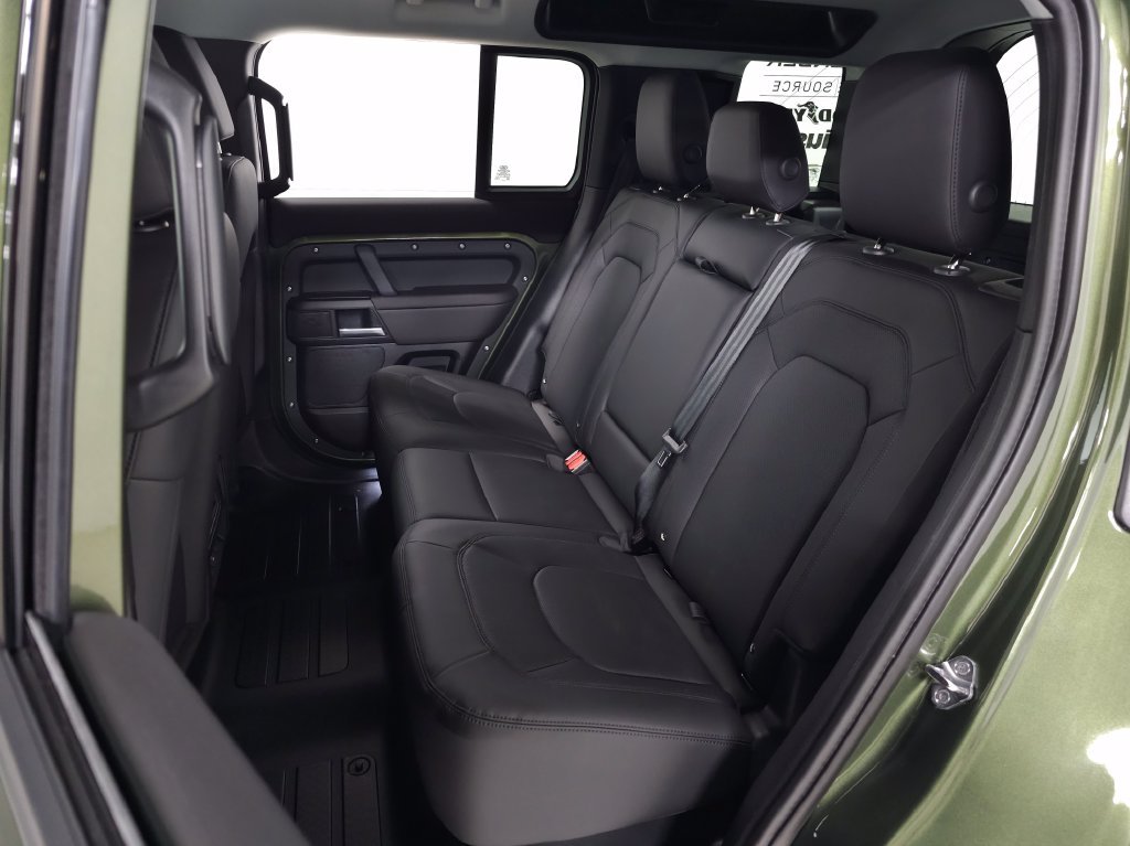 New 2026 Woolstone Green Land Rover S image 33