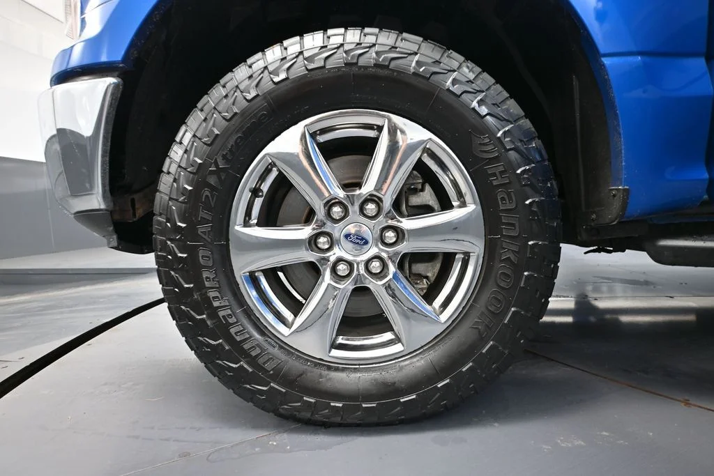 Used 2020 Blue Ford XLT image 18