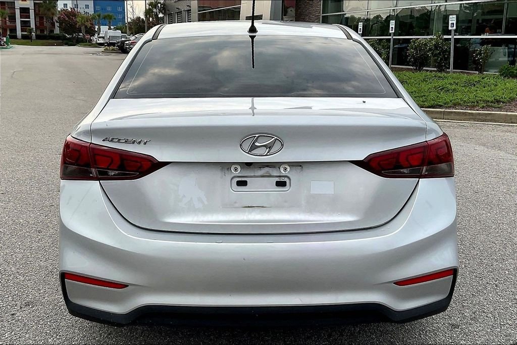 Used 2022 Olympus Silver Metallic Hyundai SE image 5