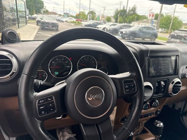 Used 2011 White Jeep Unlimited Sahara image 18