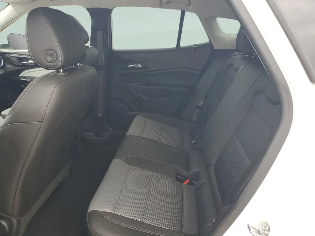 Used 2024 Summit White Chevrolet LT image 10