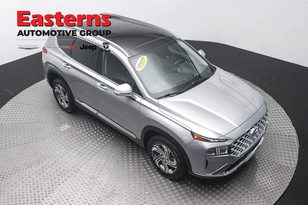 Used 2023 Silver Hyundai SEL image 3