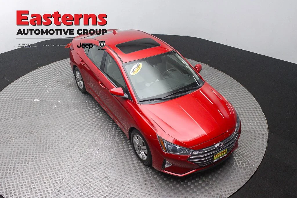Used 2019 Red Hyundai Value Edition image 3