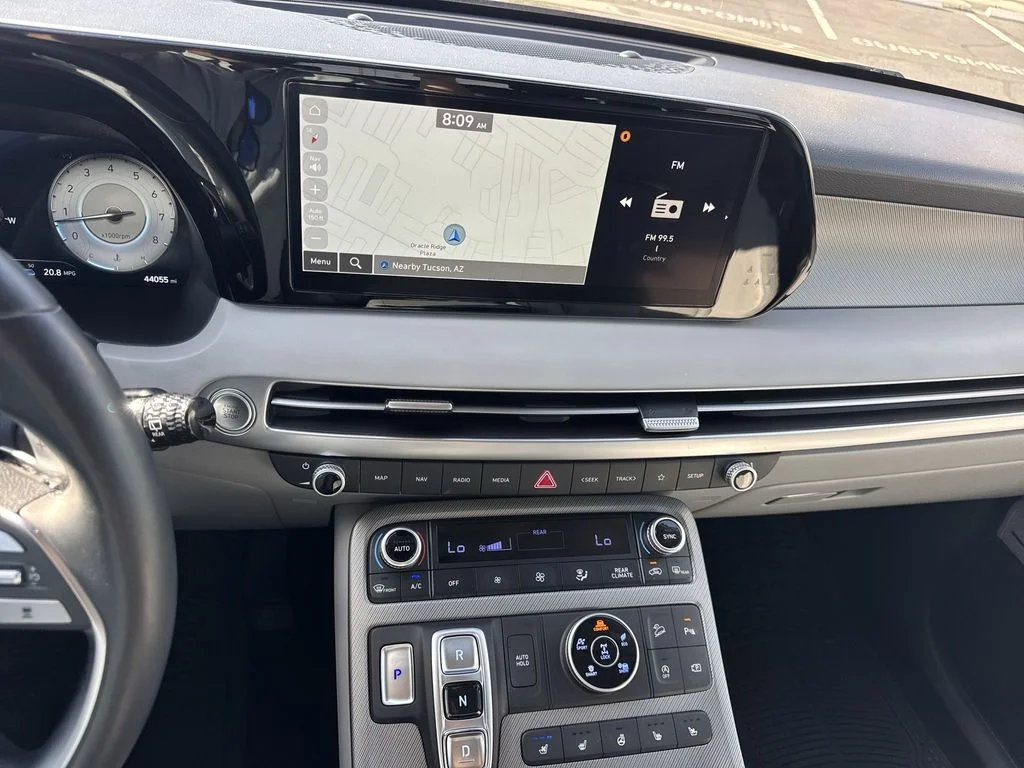 Used 2023 White Hyundai SEL image 13