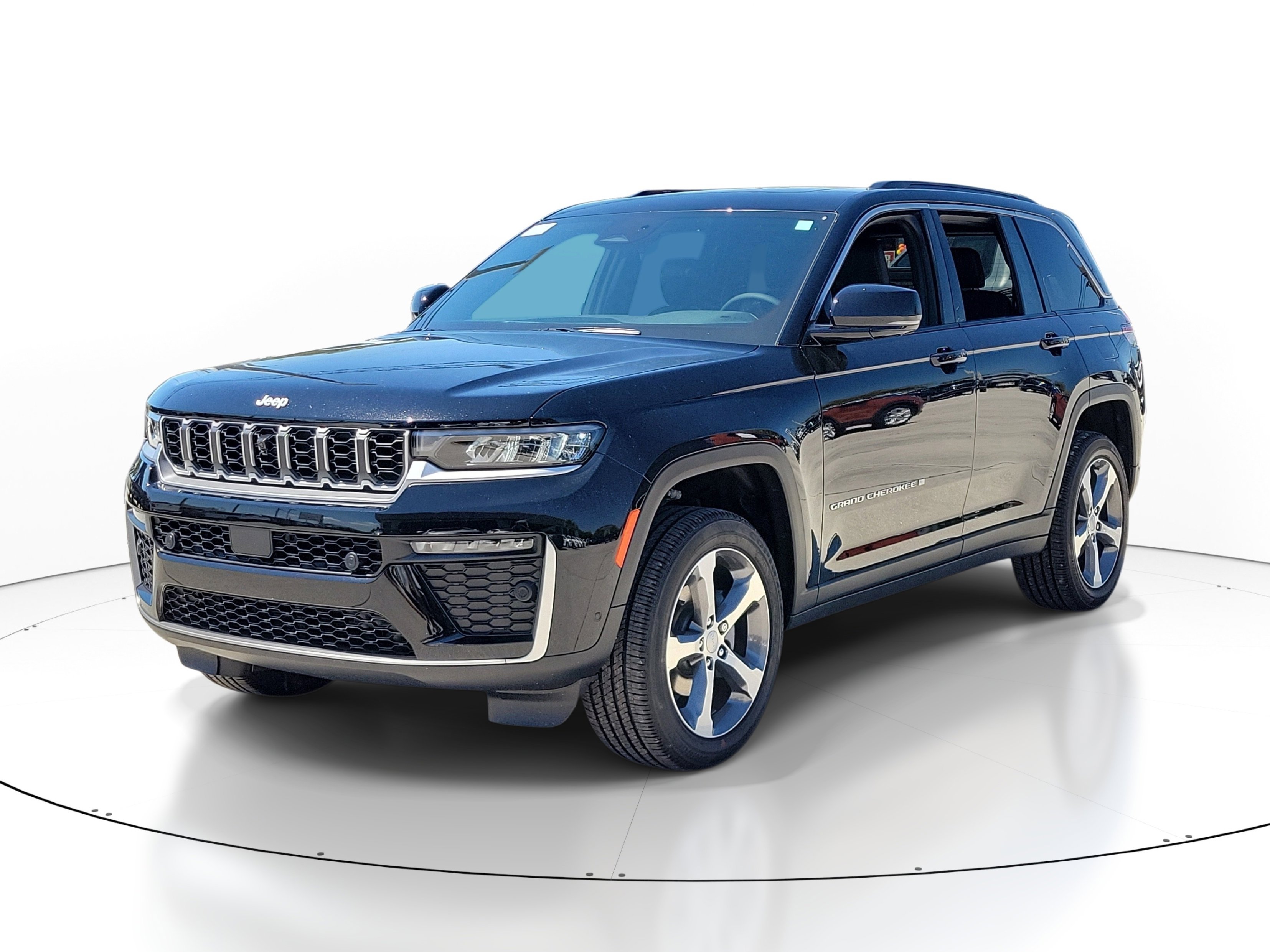 New 2026 Diamond Black Crystal Pearl-Coat Exterior Paint Jeep Limited image 3