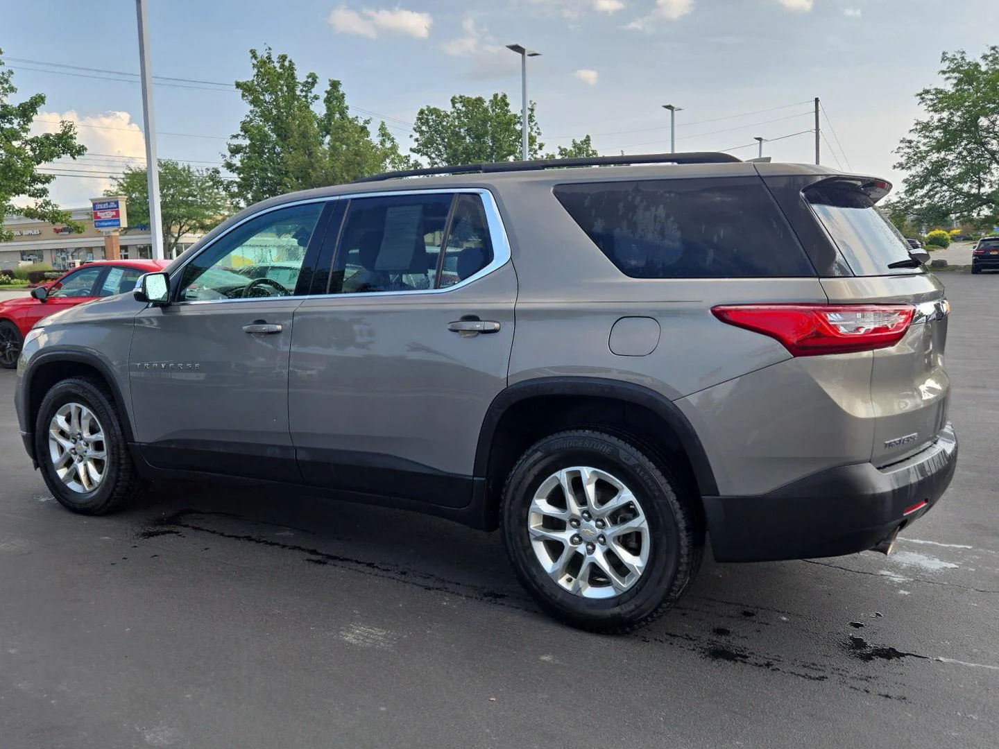 Used 2019 Pepperdust Metallic Chevrolet LT Cloth image 4