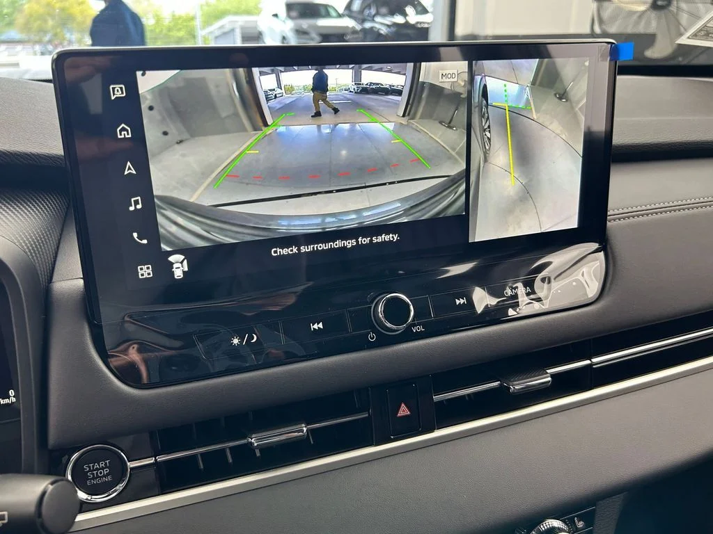 New 2026 Gray Mitsubishi SEL image 23
