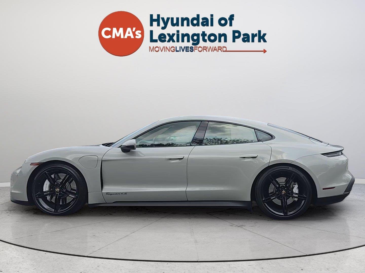 Used 2021  Porsche 4S image 2