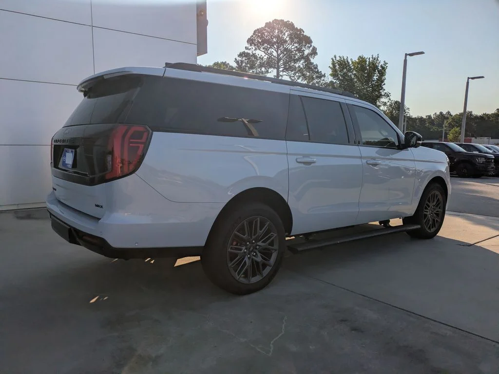 New 2025 Space Silver Metallic Ford Platinum image 4