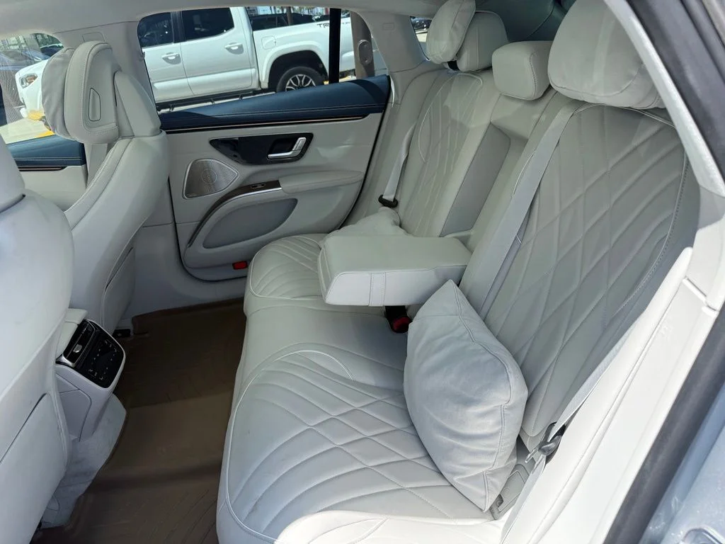 Used 2022 Silver Mercedes-Benz 580 image 8