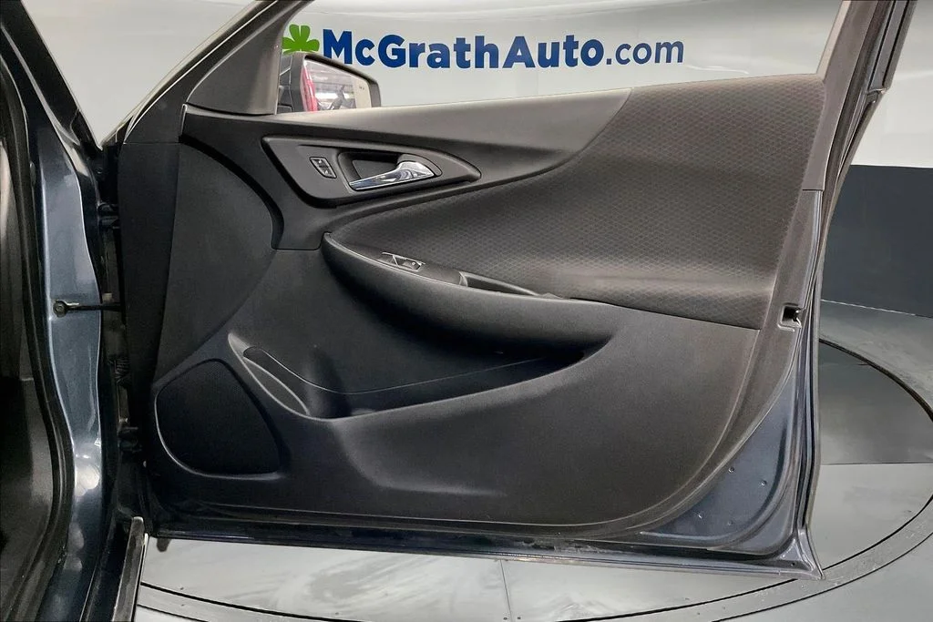 Used 2020 Gray Chevrolet LT image 29