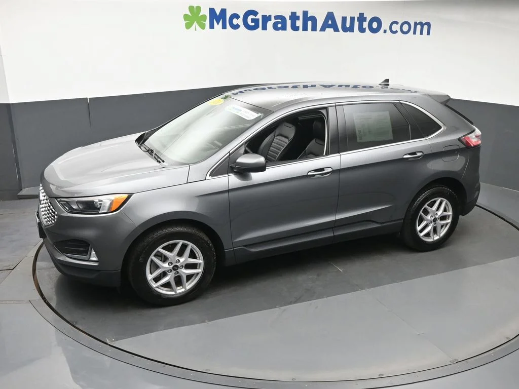 Used 2024 Gray Ford SEL image 22