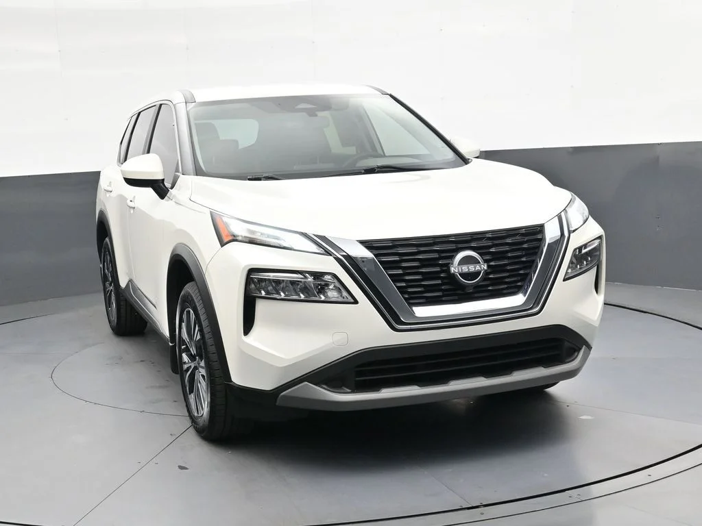Used 2023 White Nissan SV image 14