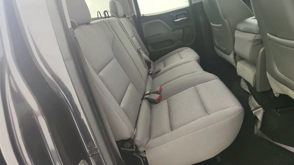 Used 2015 TUNGSTEN METALLIC Chevrolet LS image 28