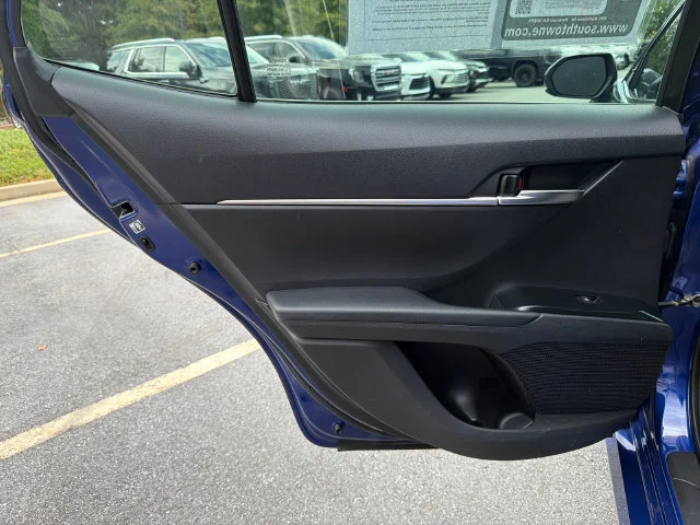 Used 2018 Blue Toyota LE image 21