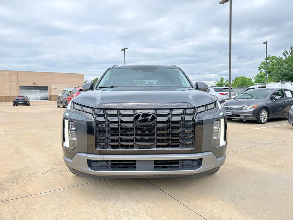 Used 2023 Steel Graphite Hyundai Limited image 2
