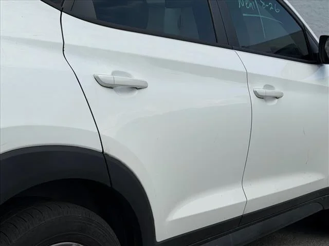 Used 2021 White Cream Hyundai SE image 12
