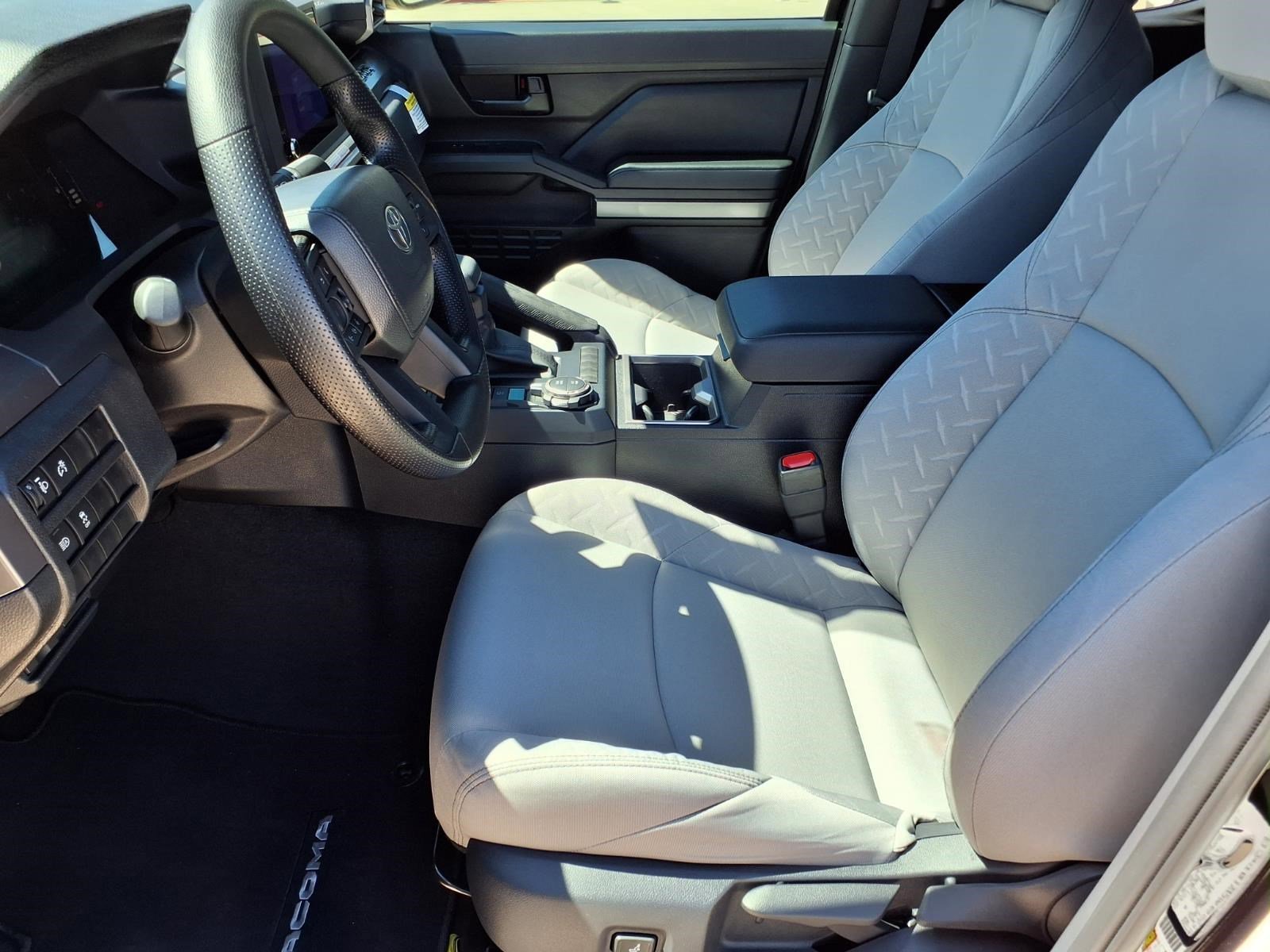 2026 Toyota Tacoma SR5 - Photo 13