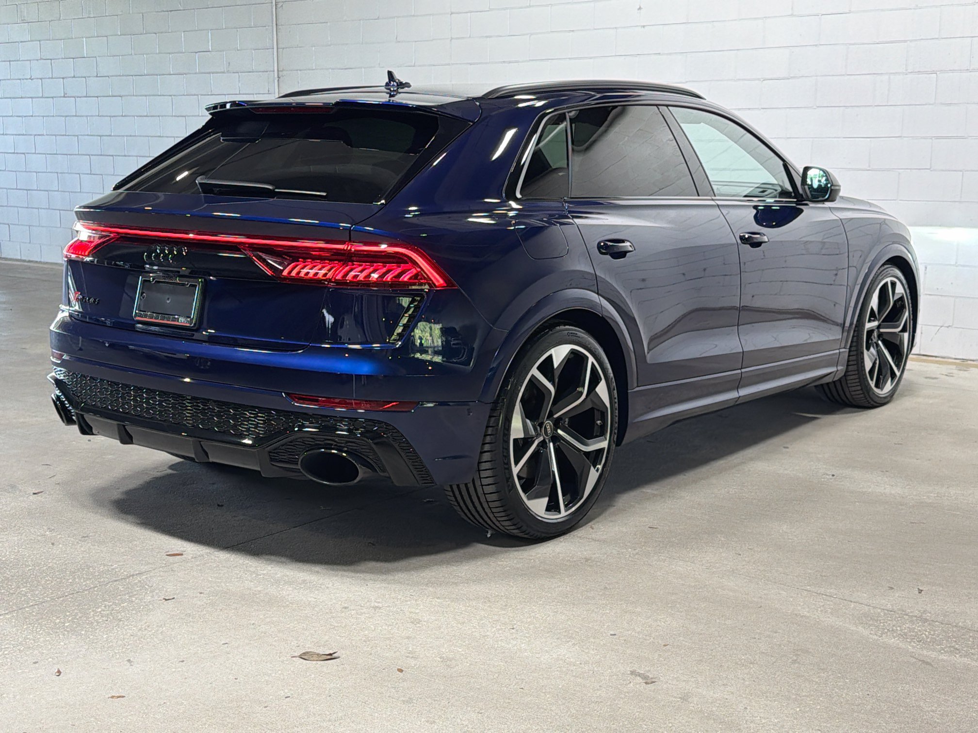 Used 2023 Navarra Blue Metallic Audi 4.0T image 7