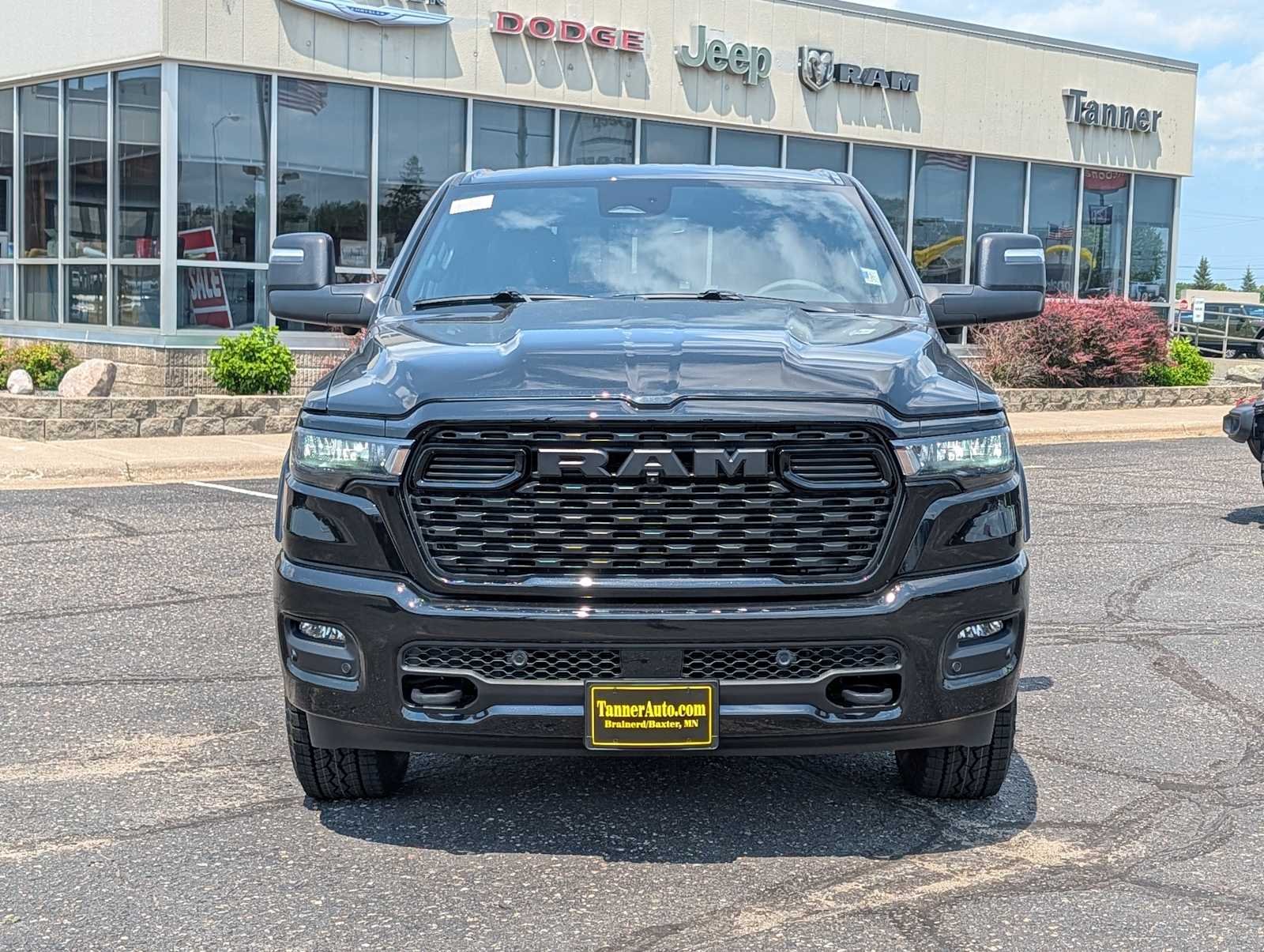 New 2026 Diamond Black Crystal Pearl-Coat Exterior Paint RAM Big Horn image 2