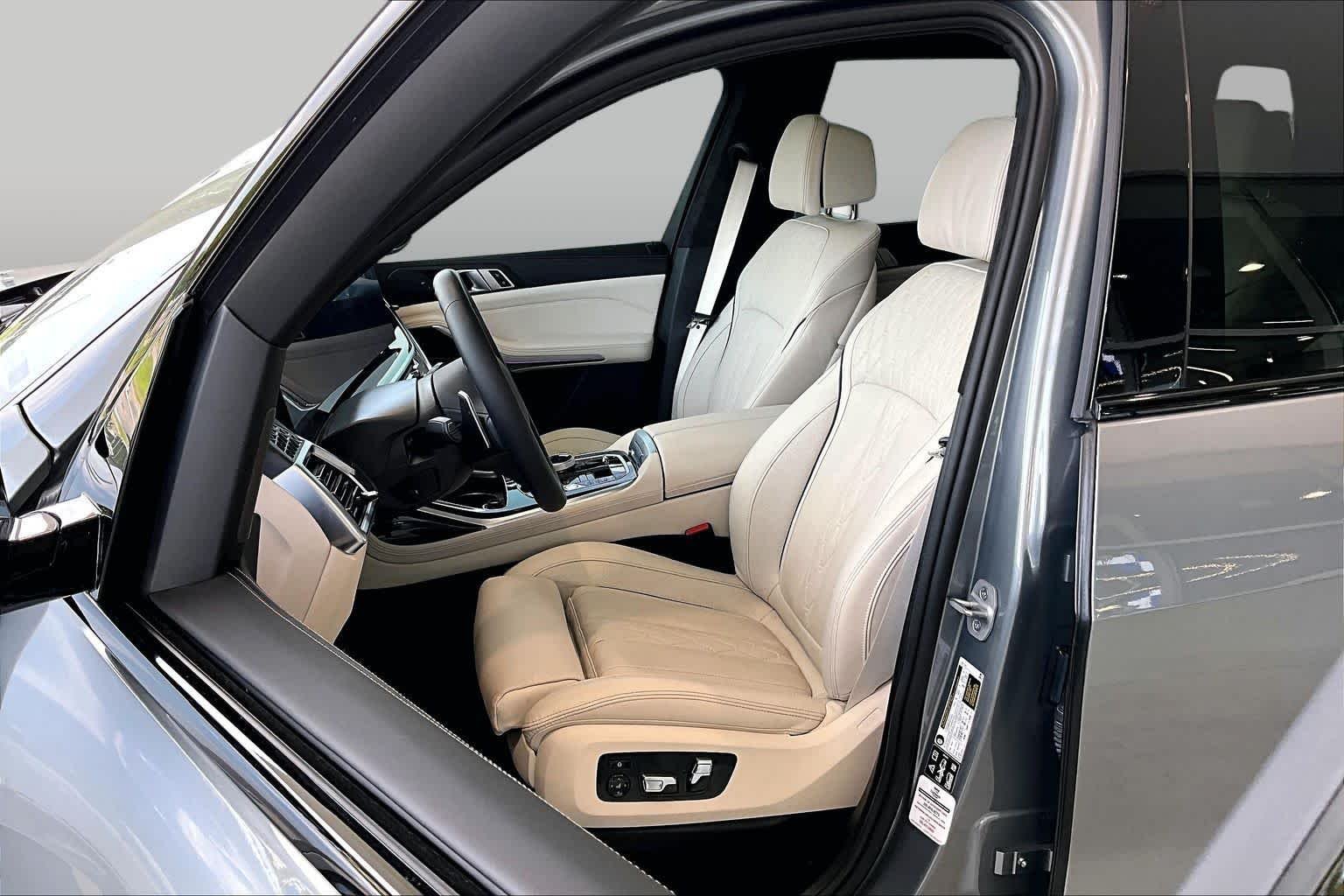 Pre-Owned 2025 BMW X7 XDrive40i