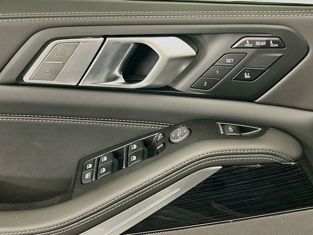 New 2027 Gray Metallic BMW xDrive40i image 22