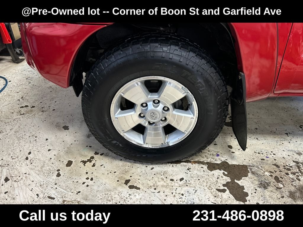 Used 2015 Red Toyota Base image 11
