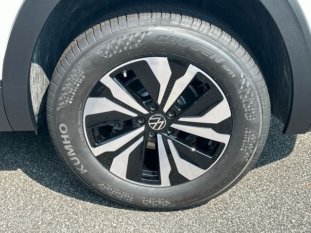 New 2026 Opal White Pearl Volkswagen 2.0T SE image 19