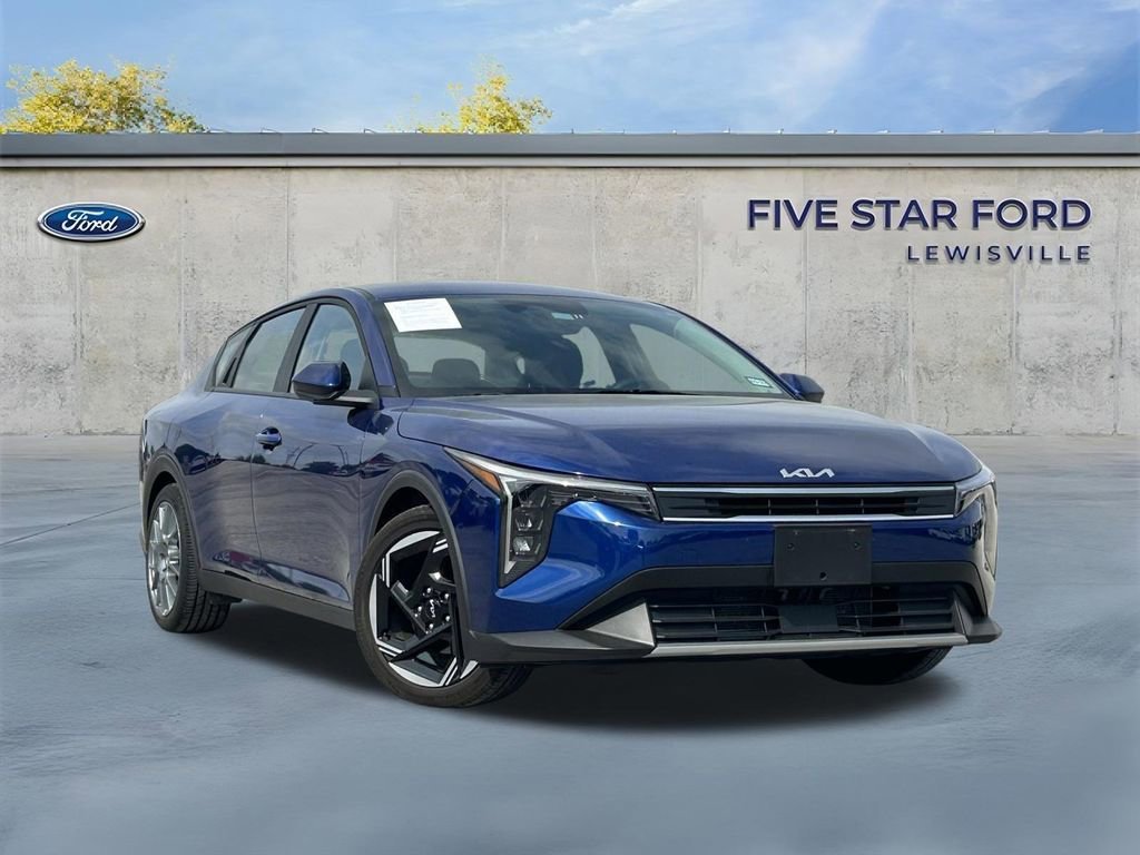 2025 Kia K4 EX AT's photo